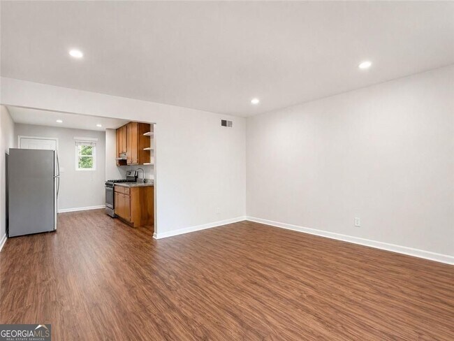 Foto del edificio - 3203 E Point St