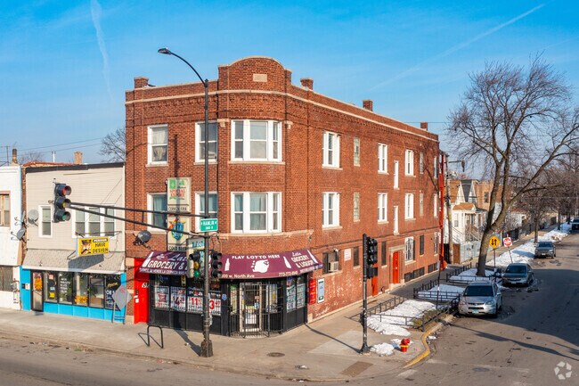 Building Photo - 3800 W North Ave