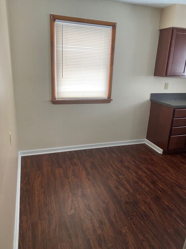 Foto del edificio - 817 Gary Ave SE