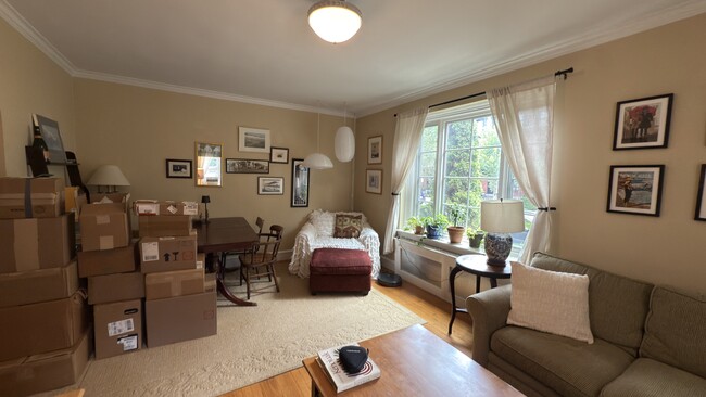 Building Photo - 17 Monmouth Ct