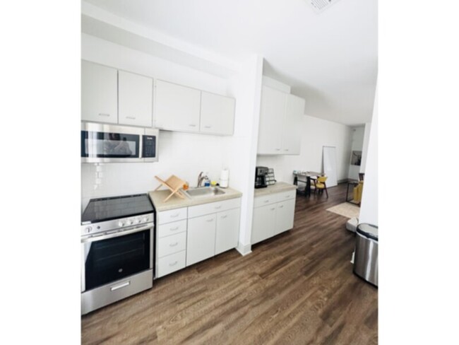 Foto del edificio - 4325 Elm St