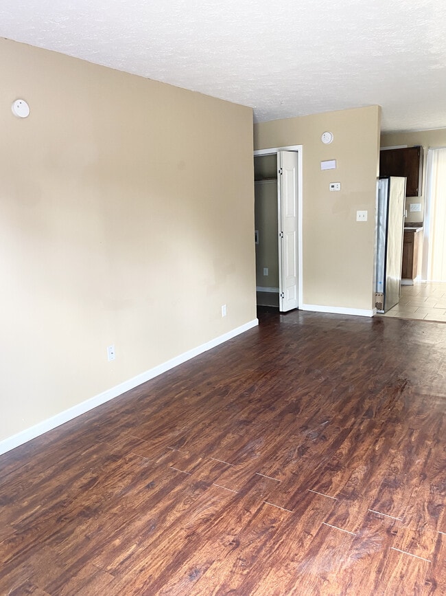 Building Photo - 5741 Aftonshire Dr