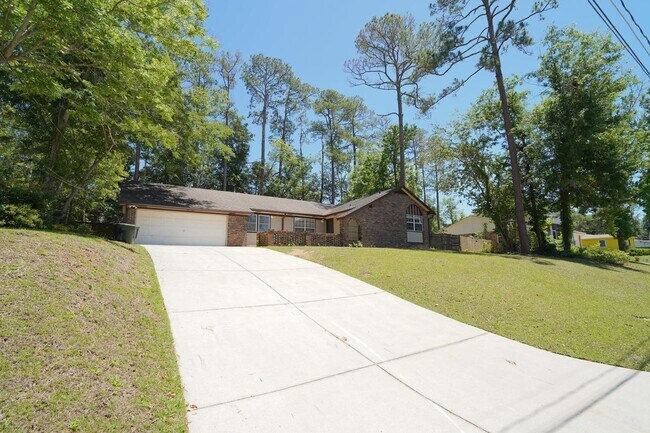 Foto del edificio - 1545 Pine View Dr