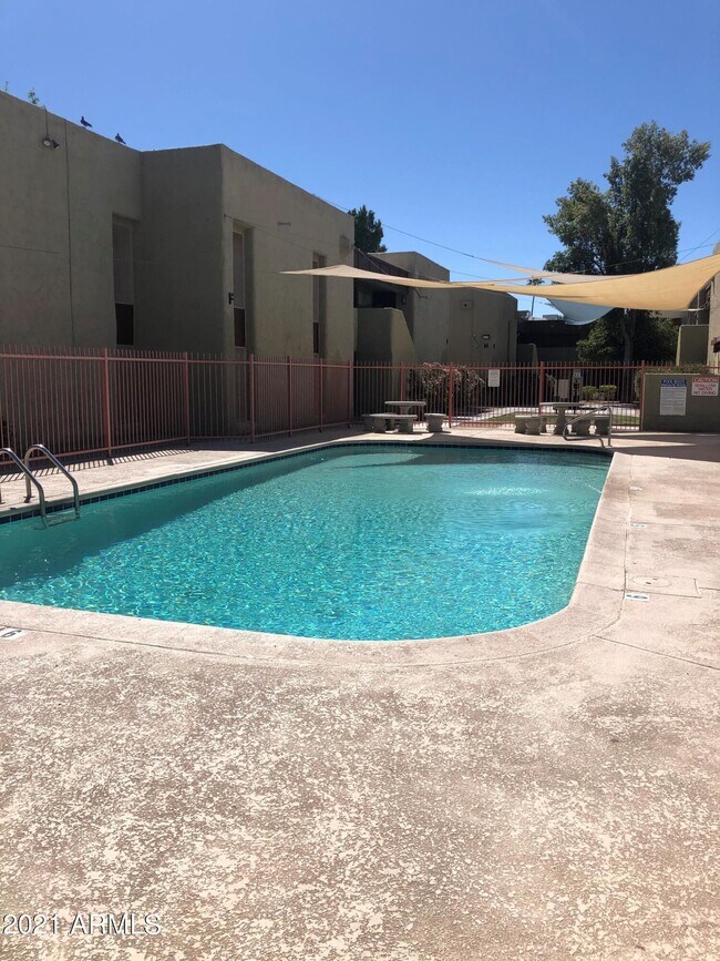 Foto del edificio - 1701 W Tuckey Ln