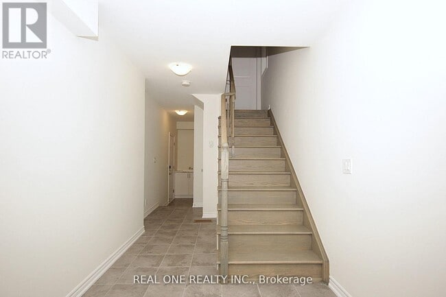 Building Photo - 11 Gothenburg Ln