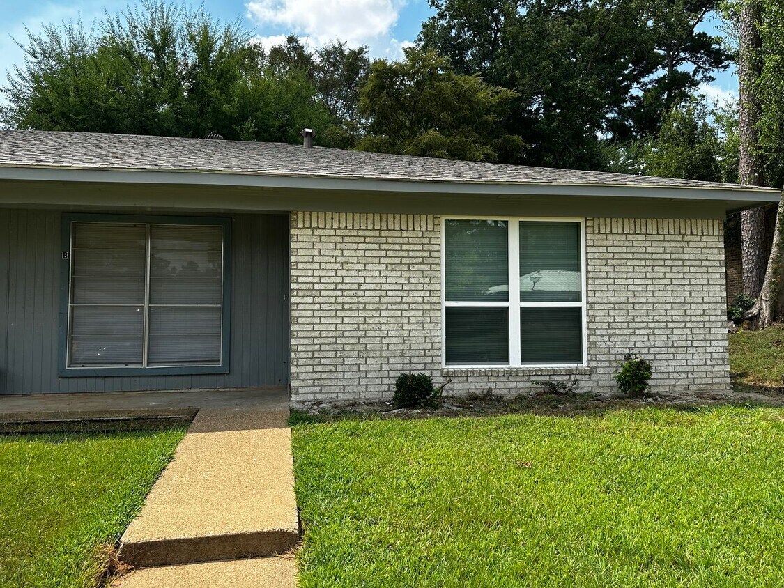 Primary Photo - 312 Tammy Lynn Dr