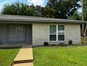 Building Photo - 312 Tammy Lynn Dr