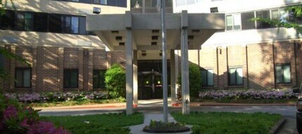 Building Photo - 2141 Springdale Rd SW