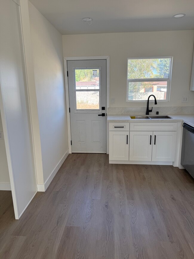 Kitchen - 1704 N Rose St