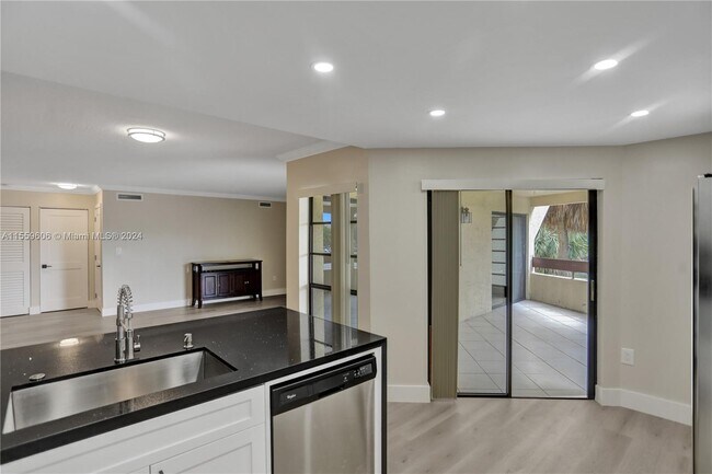 Building Photo - 8860 SW 123rd Ct