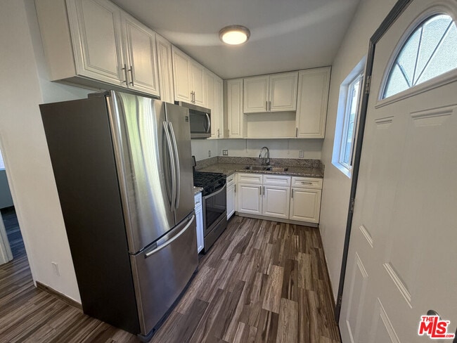 Building Photo - 5335 Rhea Ave