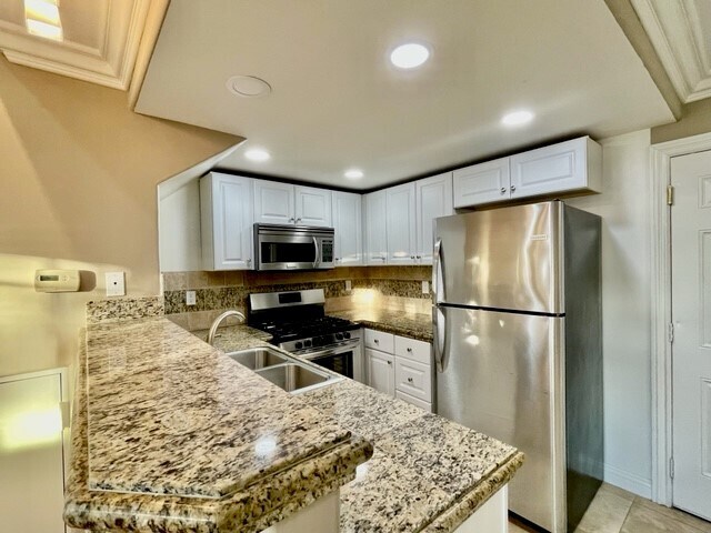 Foto del edificio - 1798 Pomona Ave