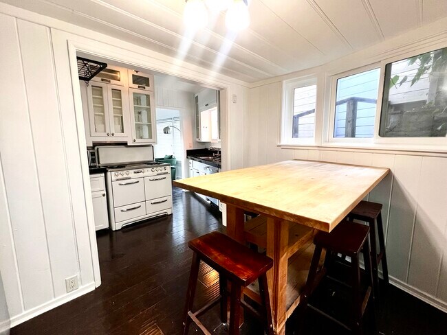 Foto del edificio - 2951 Park Center Dr