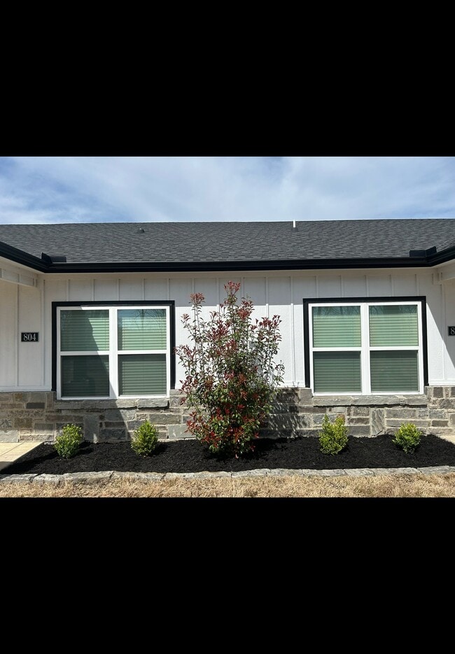 Building Photo - 804 Co Rd 1058