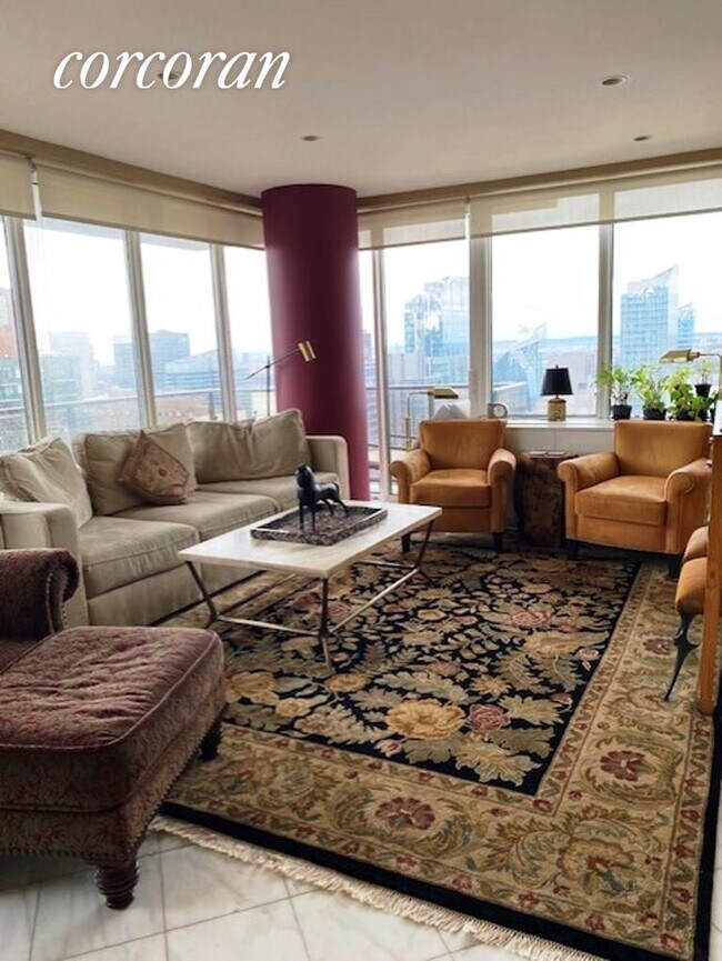 Foto del edificio - 161 W 61st St