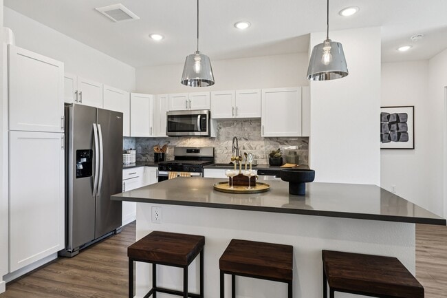 Building Photo - Fora Apartments