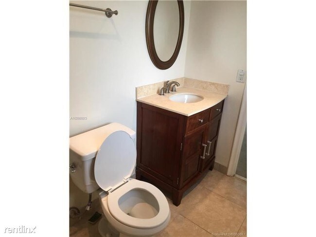 Foto del edificio - 2 br, 2 bath  - 9956 N Kendall Dr # 123-1