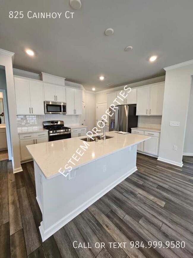 Building Photo - 825 Cainhoy Ct