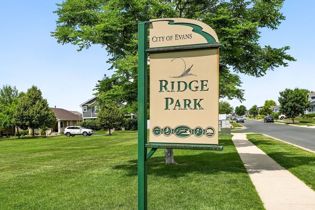 Building Photo - 3 BED, 2 BATH MODERN HOME!