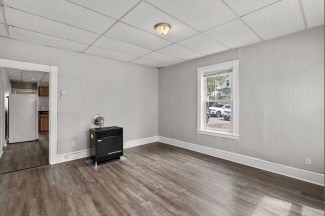 Building Photo - 34 Esther St