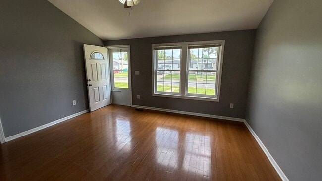 Building Photo - 406 Belmont Dr