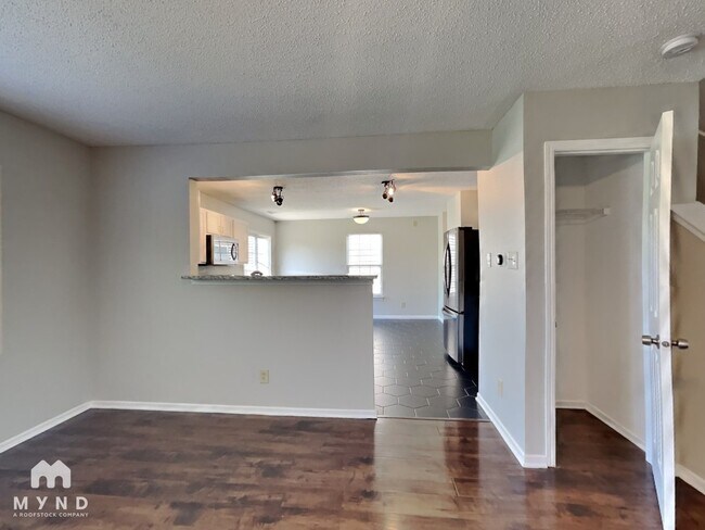 Building Photo - 8351 S Midnight Dr