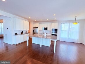 Building Photo - 1071 Coastal Ave