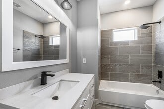 Building Photo - 8475 Berry Brush Ln