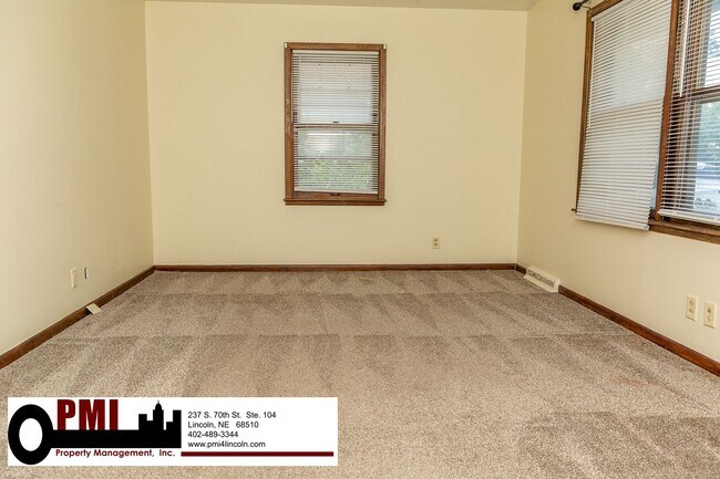 Foto del edificio - 2 Bedroom, 1 Bathroom House for Rent; Avai...