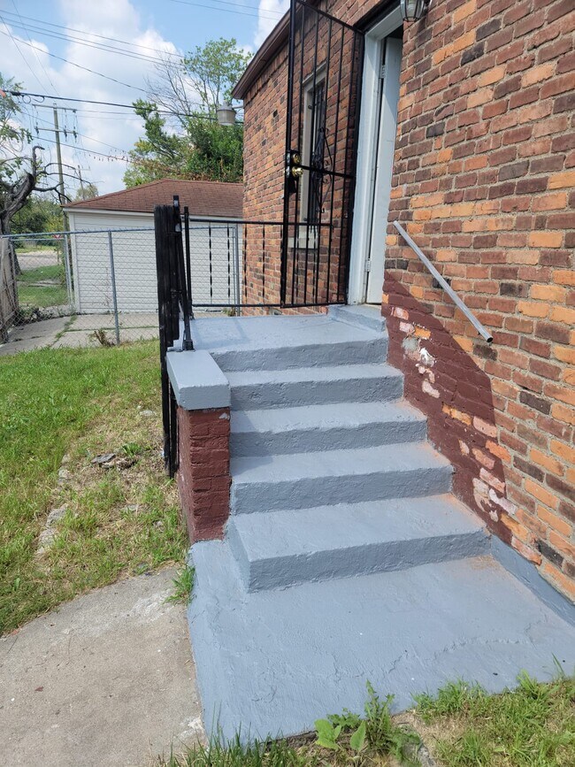 Building Photo - 17303 Murray Hill St