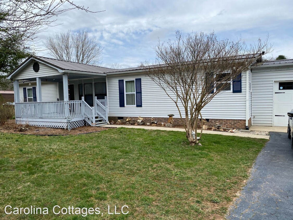 Primary Photo - 3 br, 2 bath House - 512 Howard Gap Rd