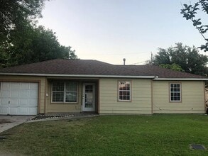 Building Photo - 1109 Wedgewood Cir