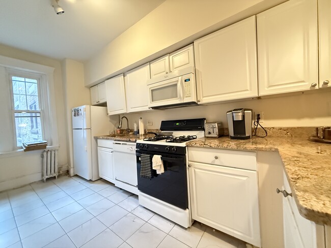 Foto del edificio - 1874 Commonwealth Ave