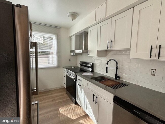 Foto del edificio - 2404 Bayberry Ct