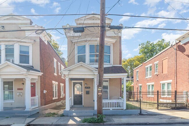 Building Photo - 2136 Susquehanna St