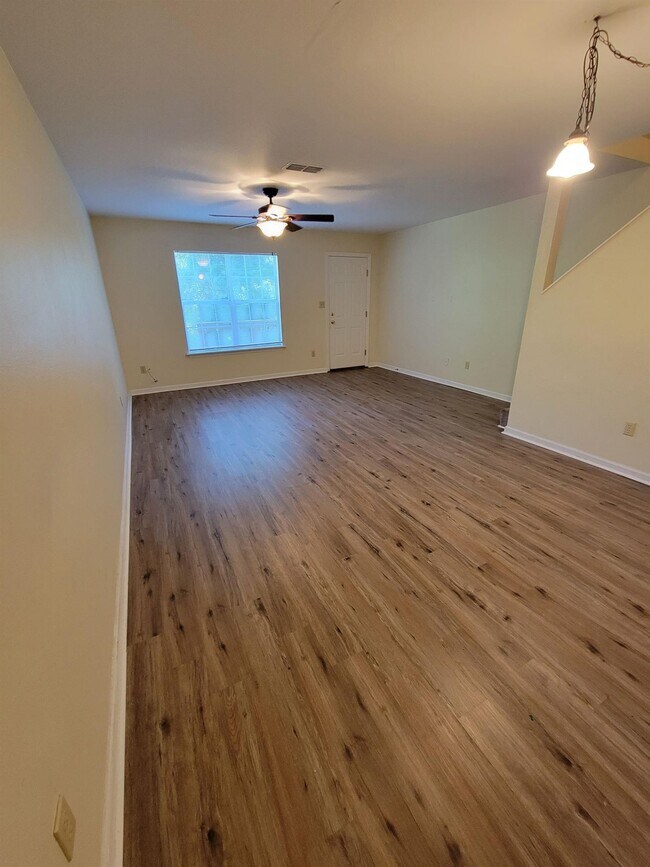 Foto del edificio - 836 W Georgia St