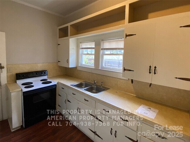 Foto del edificio - 567 Englewood St NE