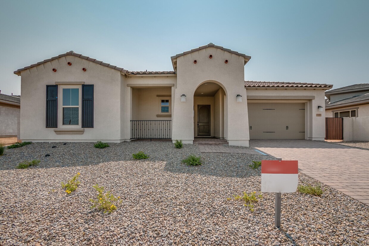 Primary Photo - 7583 S Penrose Dr