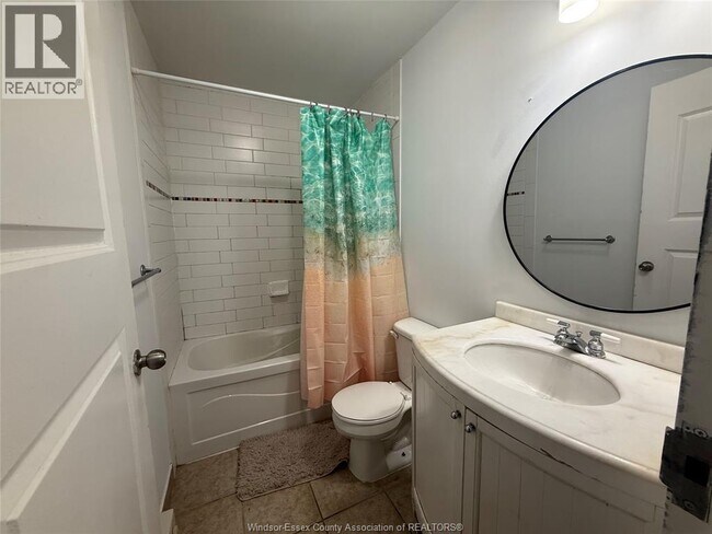 Building Photo - 511 Pelissier St