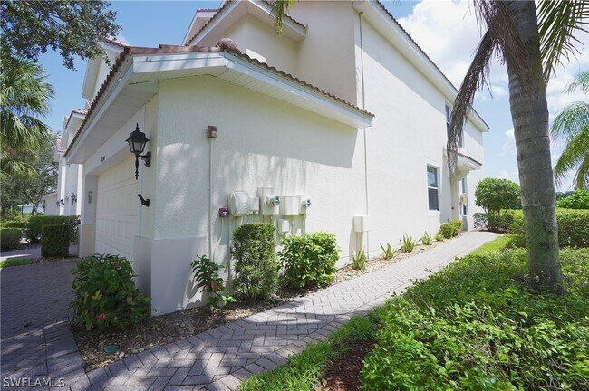 Building Photo - 1050 Albany Ct