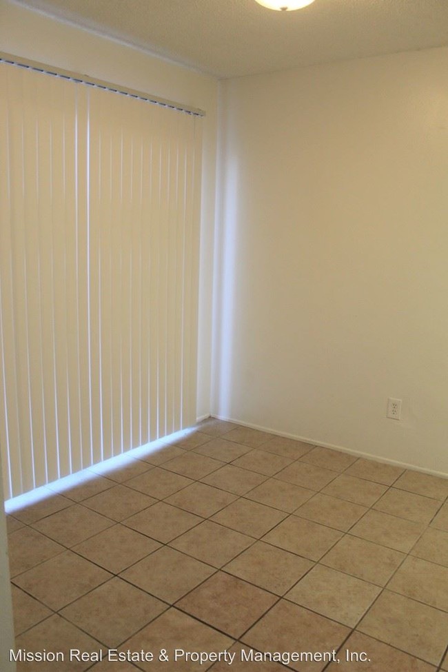 Building Photo - 4209 Parkwood Ct
