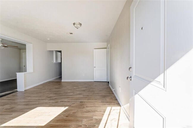 Foto del edificio - 4637 Carmen St