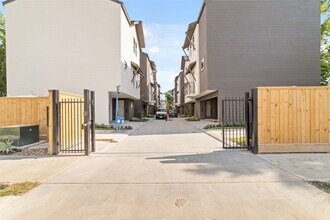 Building Photo - 859 Rachel St