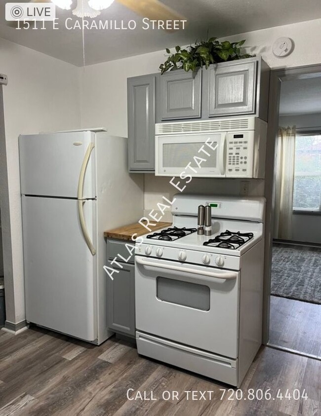 Building Photo - New Pricing! Renovated & Furnished! 2 Bedr...