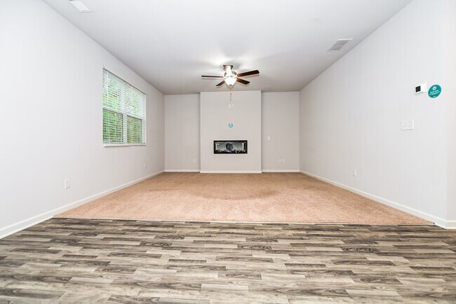 Building Photo - 195 Hamilton Pointe Dr