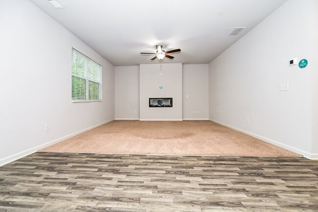 Foto del edificio - 195 Hamilton Pointe Dr