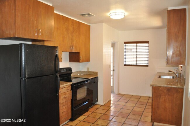 Foto del edificio - 2625 N Fremont Ave