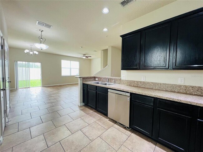 Foto del edificio - 6570 S Goldenrod Rd