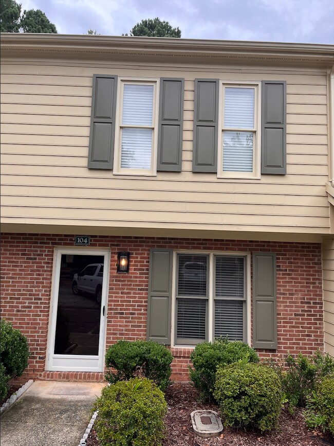 Building Photo - 104 Sparger Springs Ln