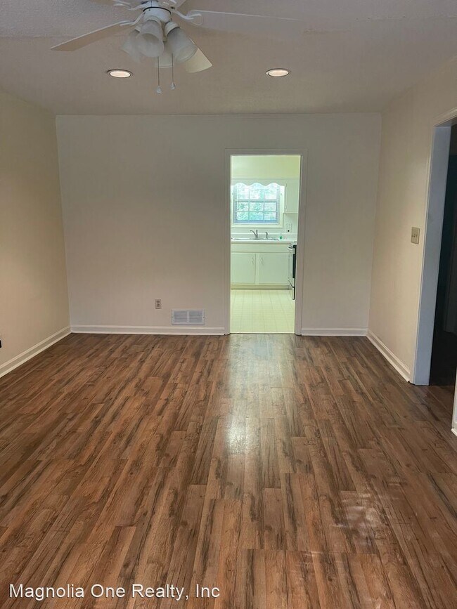 Foto del edificio - 2 br, 1.5 bath House - 8662 Bowden St.